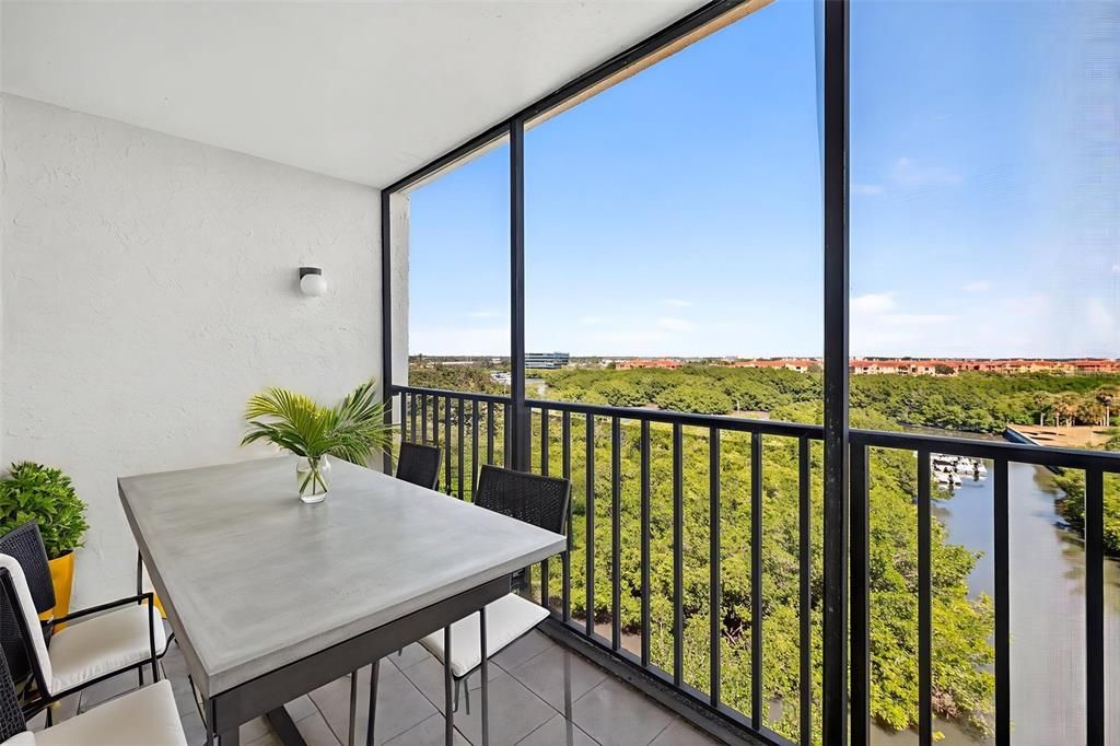 For Sale: $249,900 (2 beds, 2 baths, 960 Square Feet)