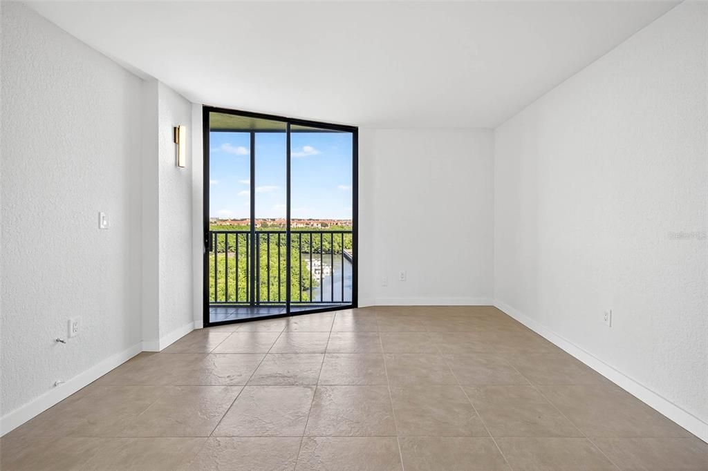 For Sale: $249,900 (2 beds, 2 baths, 960 Square Feet)