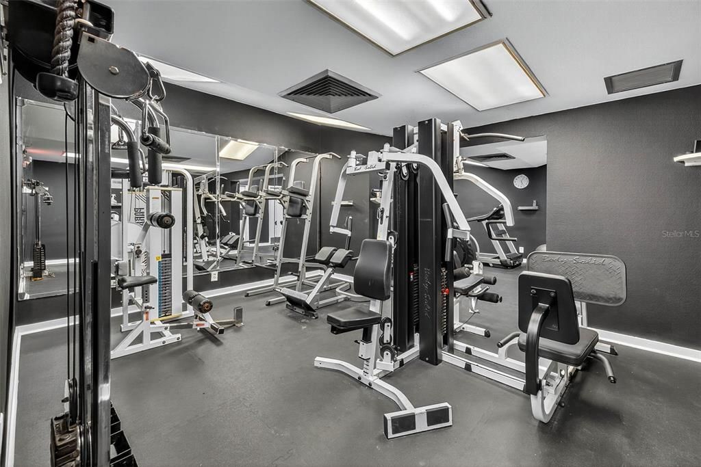 For Sale: $249,900 (2 beds, 2 baths, 960 Square Feet)