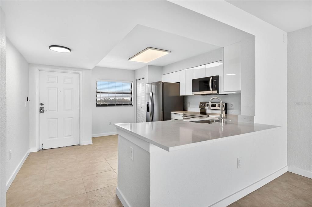 For Sale: $249,900 (2 beds, 2 baths, 960 Square Feet)