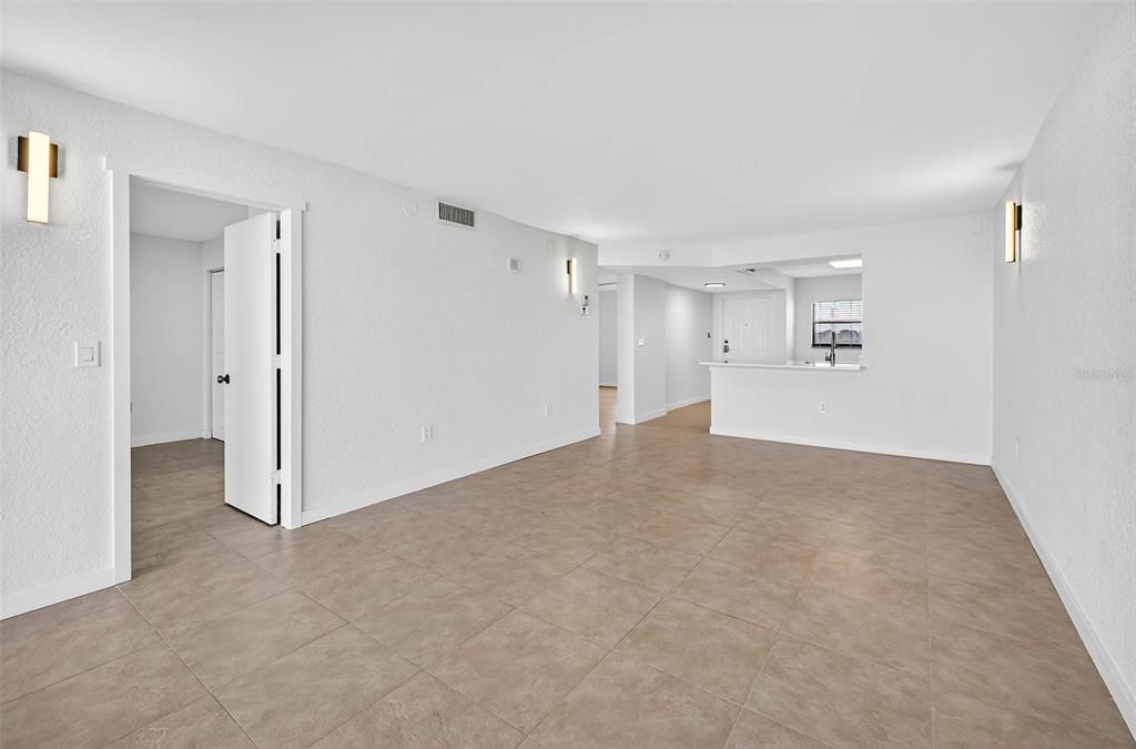 For Sale: $249,900 (2 beds, 2 baths, 960 Square Feet)