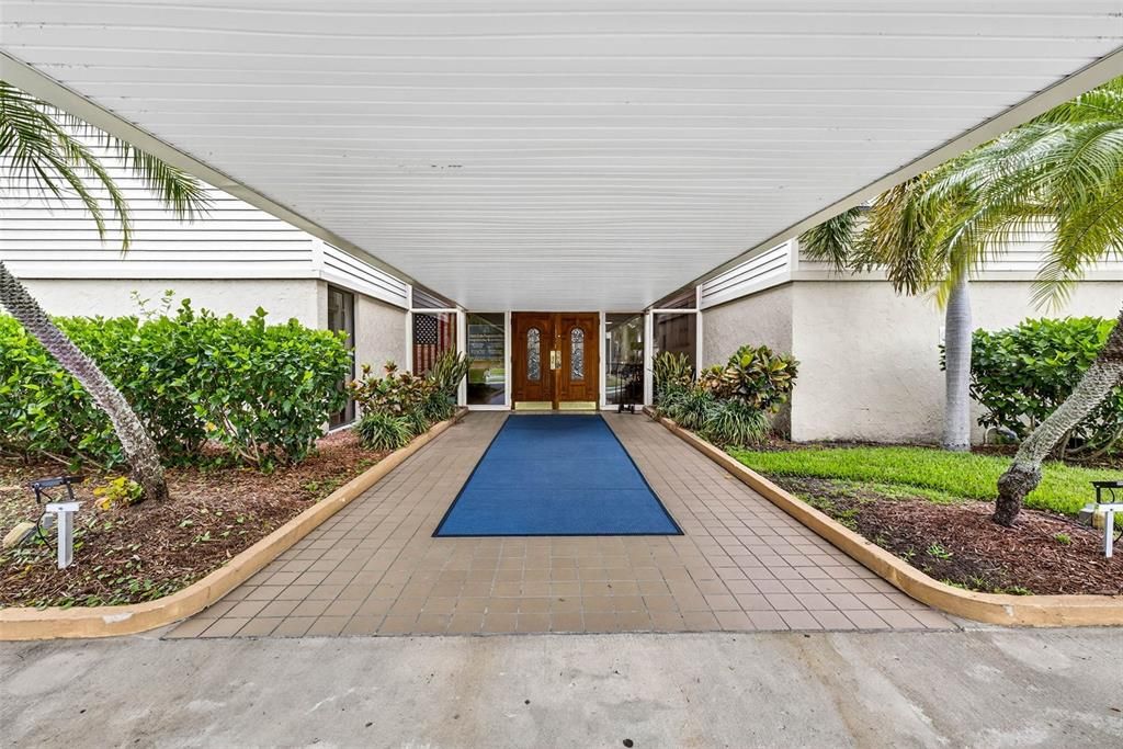 For Sale: $249,900 (2 beds, 2 baths, 960 Square Feet)