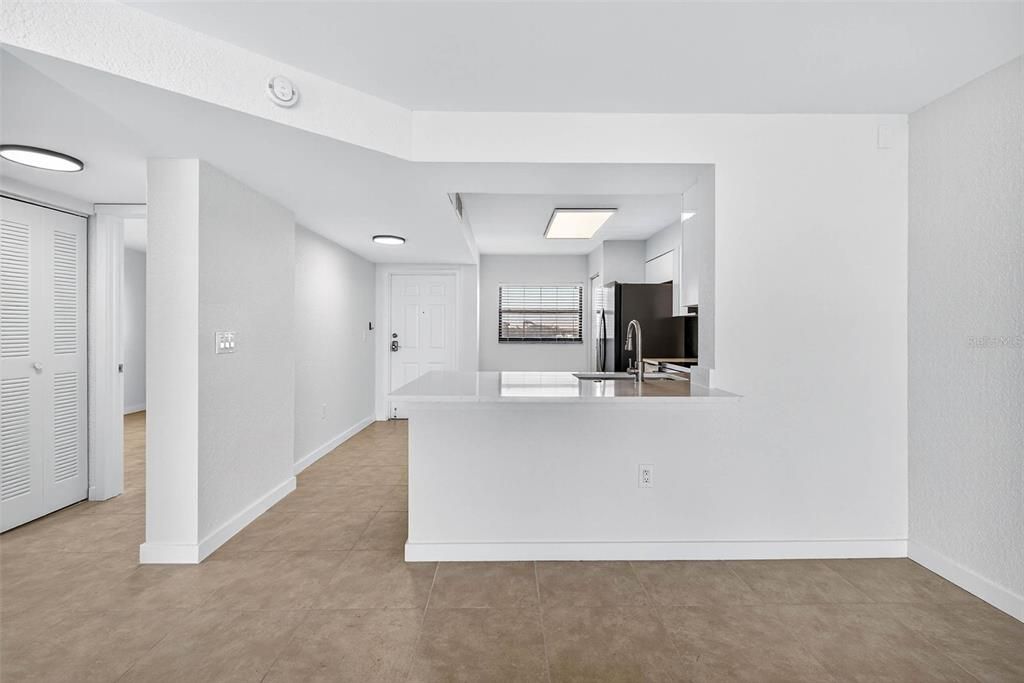 For Sale: $249,900 (2 beds, 2 baths, 960 Square Feet)