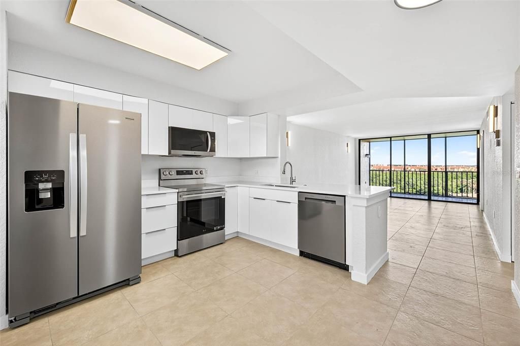 For Sale: $249,900 (2 beds, 2 baths, 960 Square Feet)