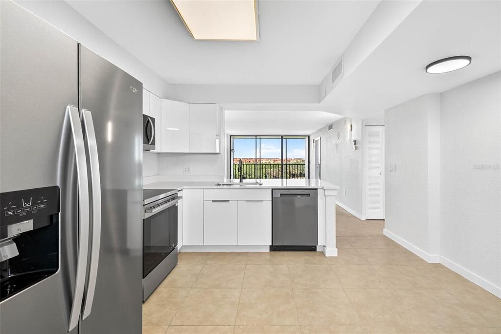 For Sale: $249,900 (2 beds, 2 baths, 960 Square Feet)