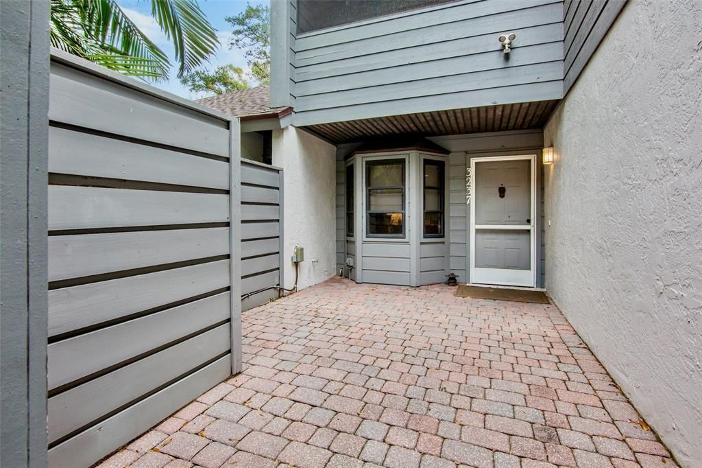 На продажу: $320,000 (2 спален, 2 ванн, 1432 Квадратных фут)