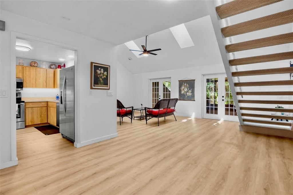 На продажу: $320,000 (2 спален, 2 ванн, 1432 Квадратных фут)