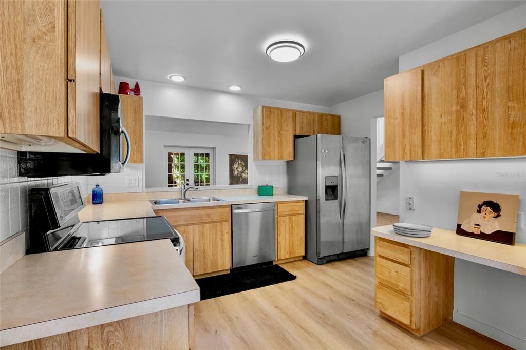 На продажу: $320,000 (2 спален, 2 ванн, 1432 Квадратных фут)