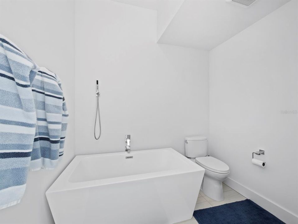 En Venta: $2,799,000 (4 camas, 4 baños, 2848 Pies cuadrados)