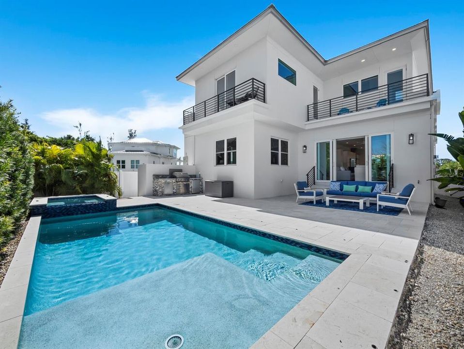 En Venta: $2,799,000 (4 camas, 4 baños, 2848 Pies cuadrados)