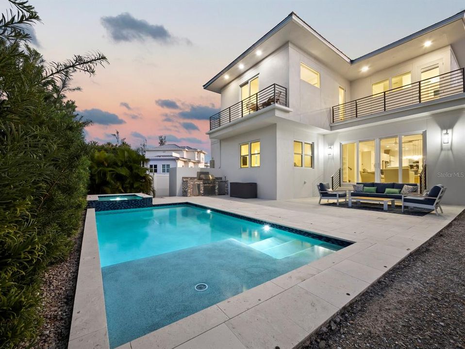 En Venta: $2,799,000 (4 camas, 4 baños, 2848 Pies cuadrados)