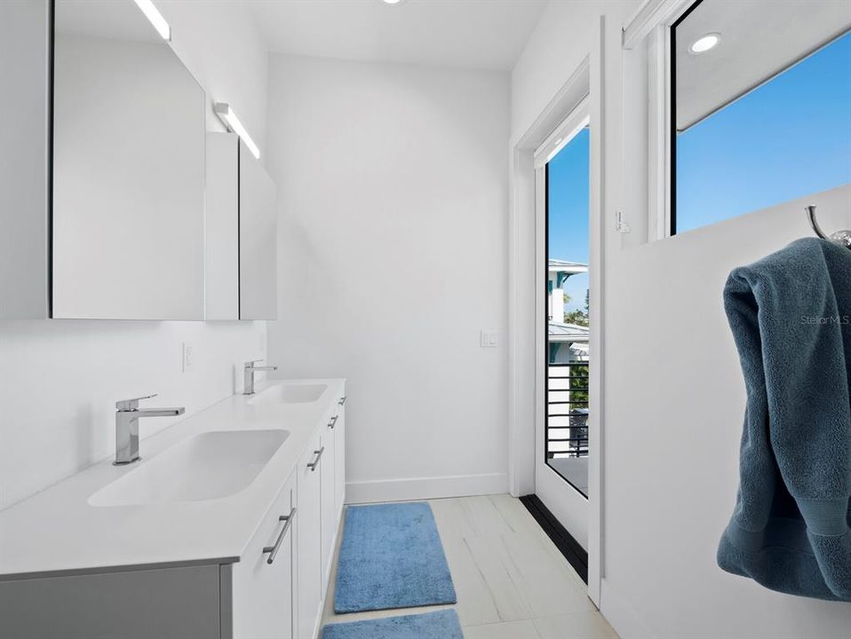 En Venta: $2,799,000 (4 camas, 4 baños, 2848 Pies cuadrados)