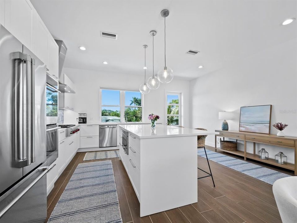 En Venta: $2,799,000 (4 camas, 4 baños, 2848 Pies cuadrados)