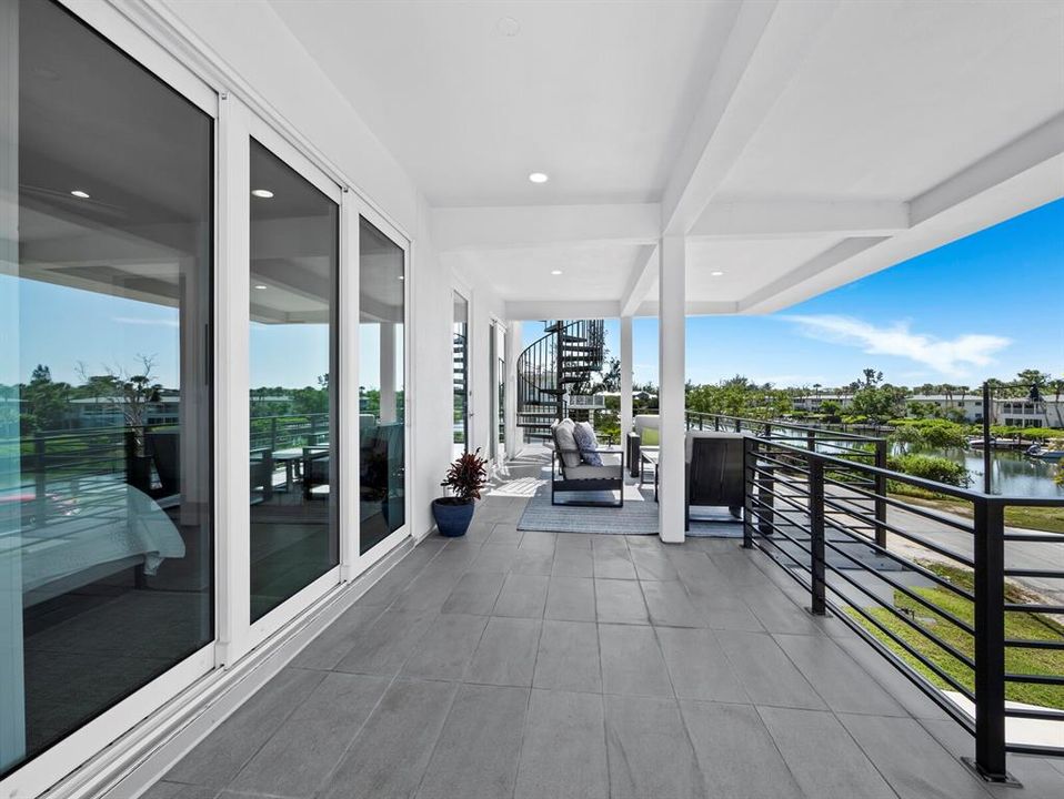 En Venta: $2,799,000 (4 camas, 4 baños, 2848 Pies cuadrados)