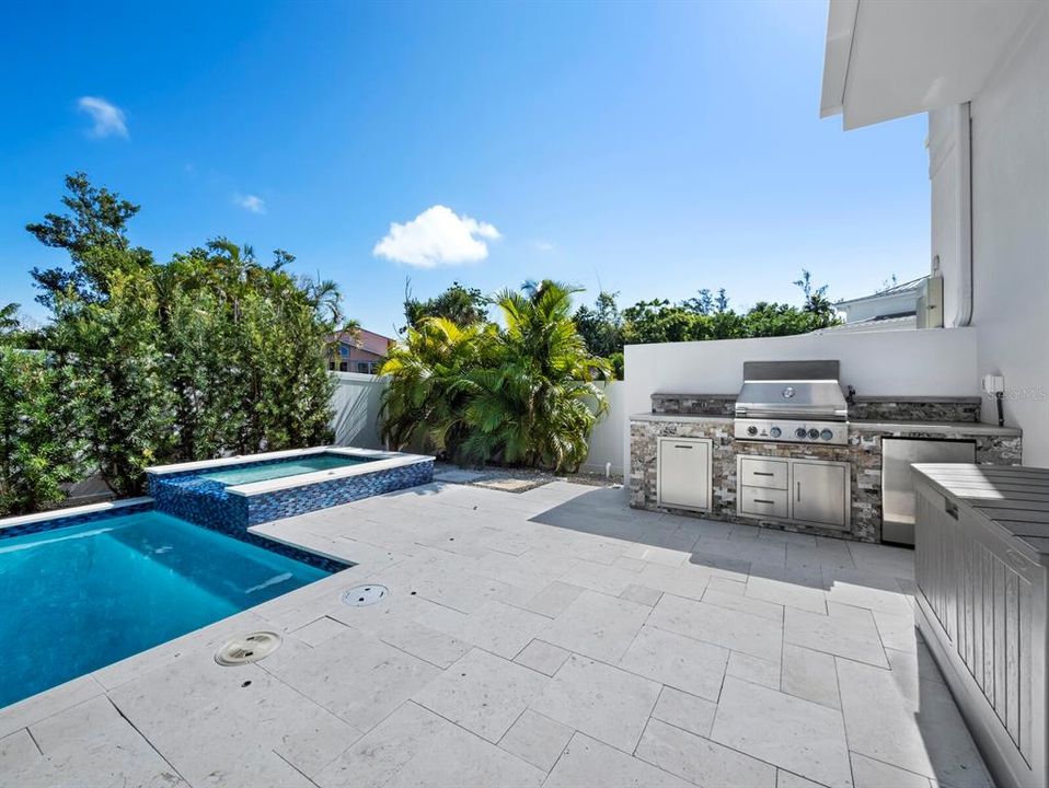 En Venta: $2,799,000 (4 camas, 4 baños, 2848 Pies cuadrados)