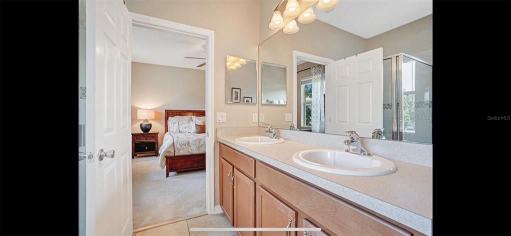 出租: $3,000 (3 贝兹, 2 浴室, 1852 平方英尺)