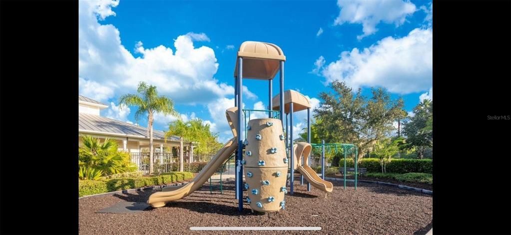 出租: $3,000 (3 贝兹, 2 浴室, 1852 平方英尺)