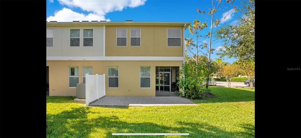 出租: $3,000 (3 贝兹, 2 浴室, 1852 平方英尺)