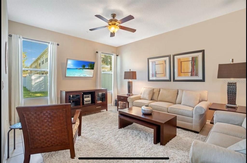 出租: $3,000 (3 贝兹, 2 浴室, 1852 平方英尺)