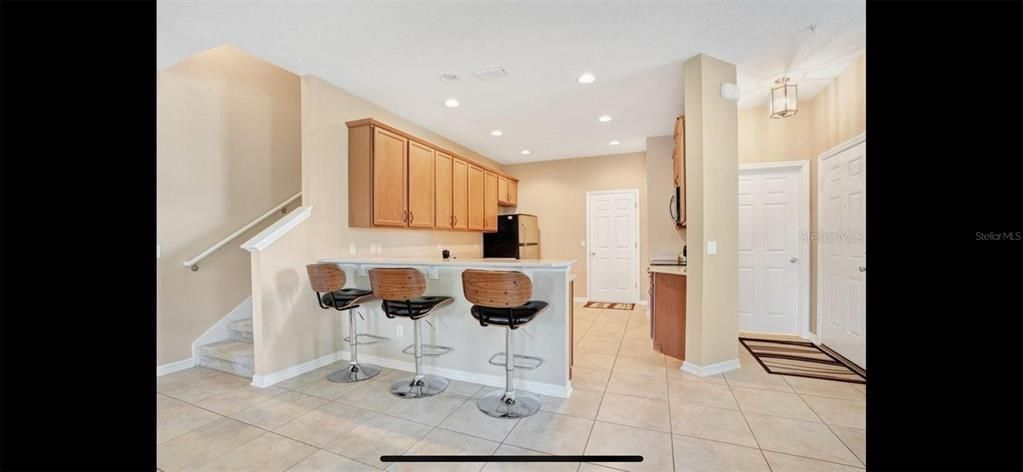 出租: $3,000 (3 贝兹, 2 浴室, 1852 平方英尺)