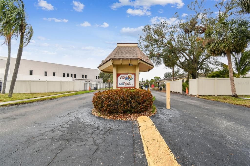 For Sale: $119,000 (1 beds, 1 baths, 924 Square Feet)