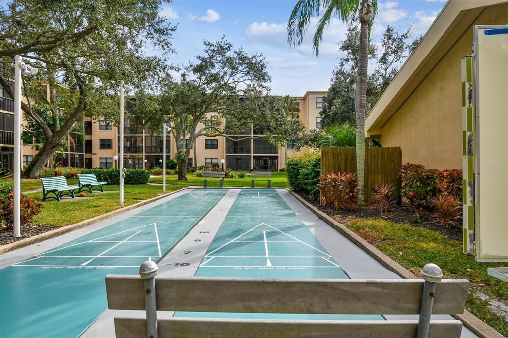 For Sale: $119,000 (1 beds, 1 baths, 924 Square Feet)