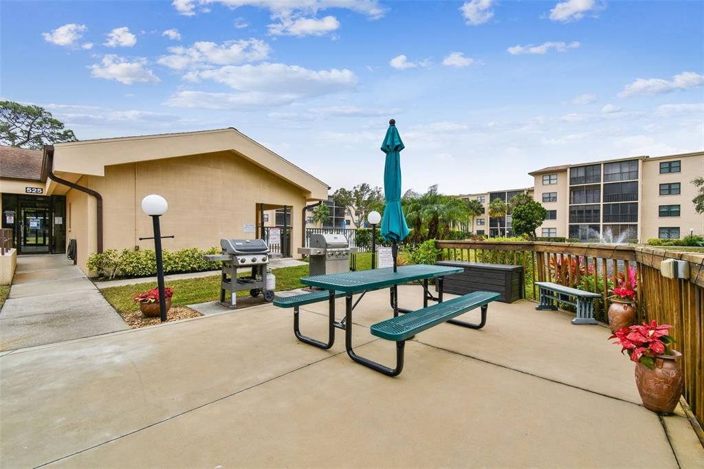 For Sale: $119,000 (1 beds, 1 baths, 924 Square Feet)