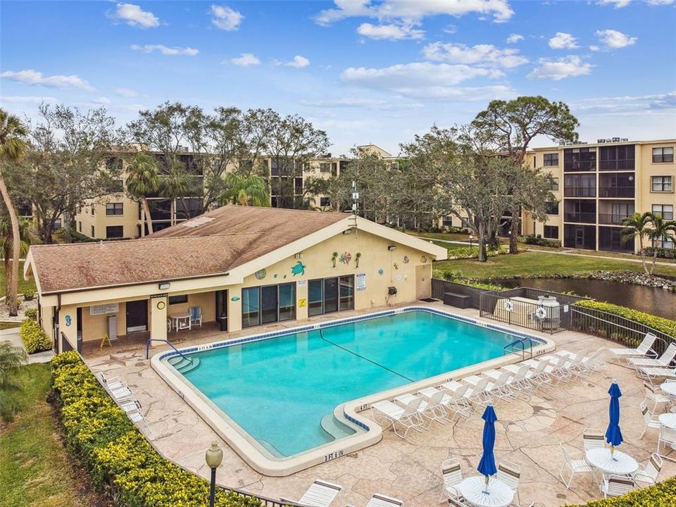 For Sale: $119,000 (1 beds, 1 baths, 924 Square Feet)