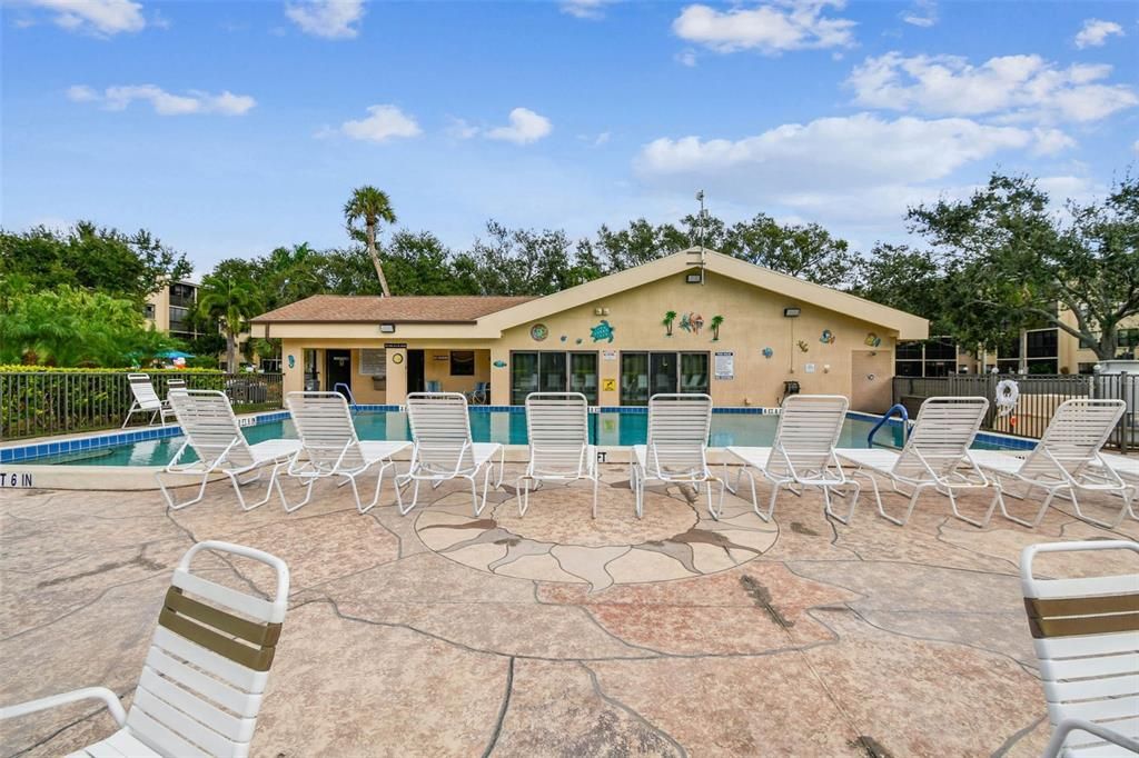 For Sale: $119,000 (1 beds, 1 baths, 924 Square Feet)