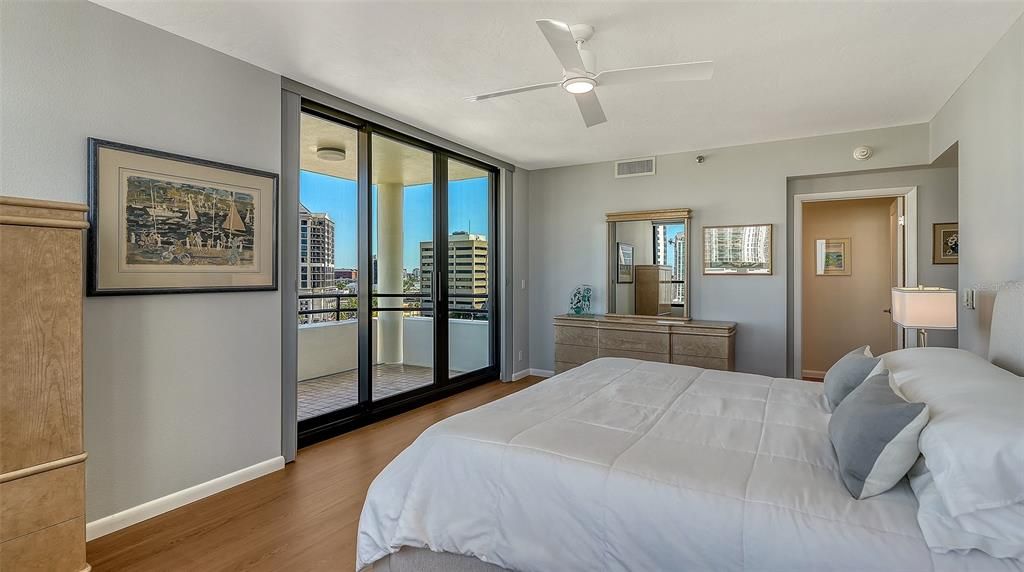 For Sale: $1,499,900 (3 beds, 2 baths, 1901 Square Feet)