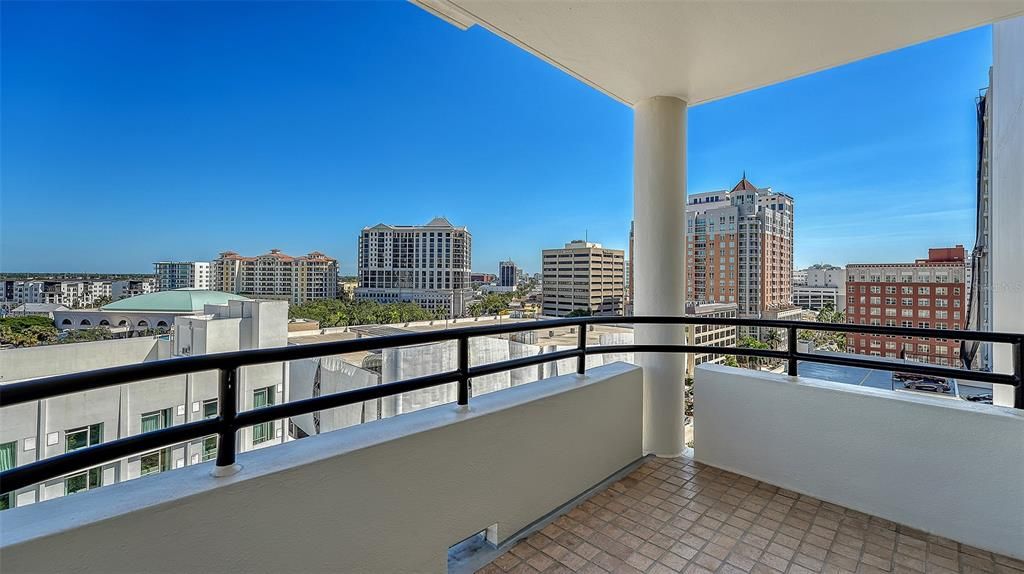 For Sale: $1,499,900 (3 beds, 2 baths, 1901 Square Feet)