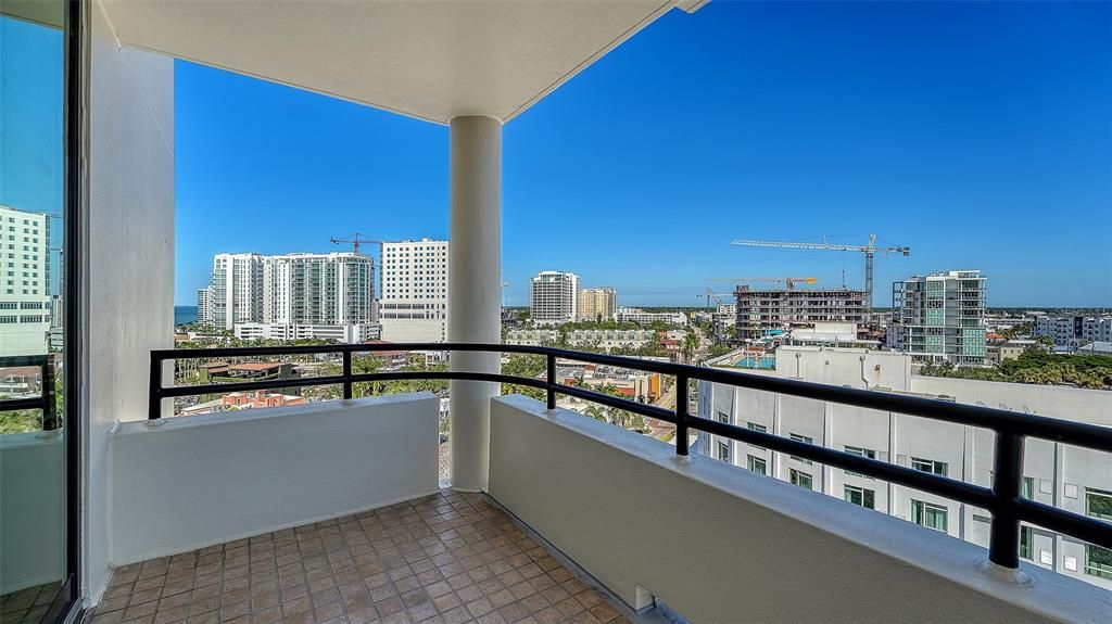 For Sale: $1,499,900 (3 beds, 2 baths, 1901 Square Feet)