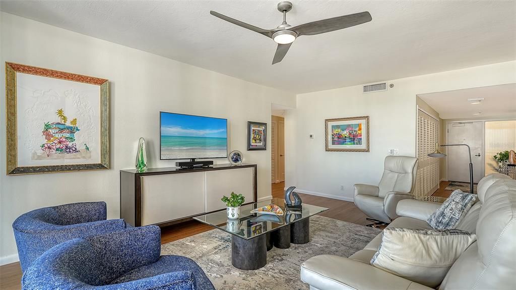 For Sale: $1,499,900 (3 beds, 2 baths, 1901 Square Feet)