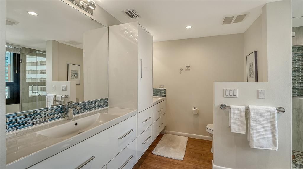 For Sale: $1,499,900 (3 beds, 2 baths, 1901 Square Feet)