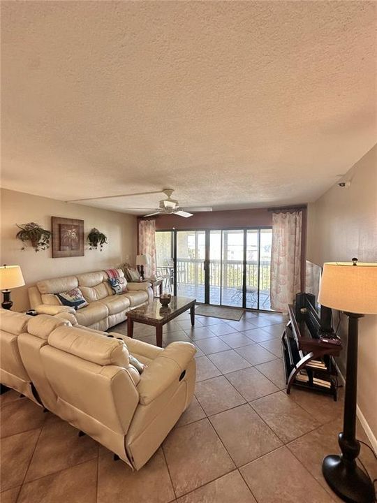 For Rent: $3,800 (2 beds, 2 baths, 1270 Square Feet)