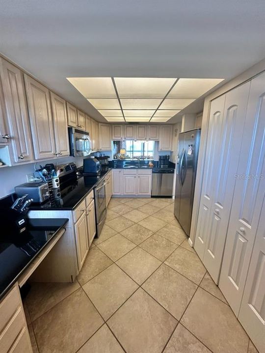 For Rent: $3,800 (2 beds, 2 baths, 1270 Square Feet)