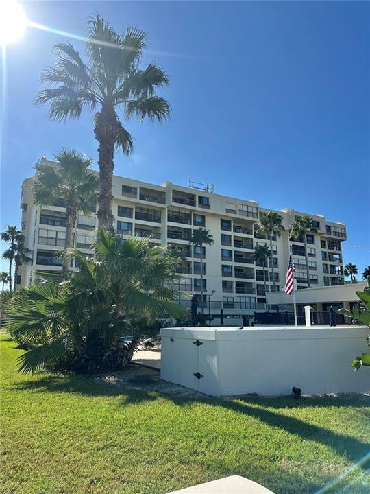 For Rent: $3,800 (2 beds, 2 baths, 1270 Square Feet)