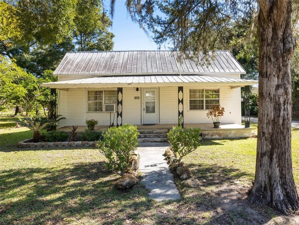 For Sale: $195,000 (2 beds, 2 baths, 1321 Square Feet)