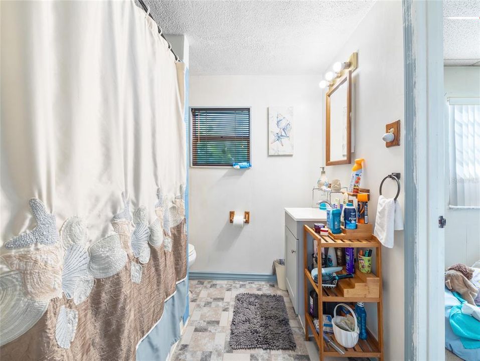 For Sale: $195,000 (2 beds, 2 baths, 1321 Square Feet)