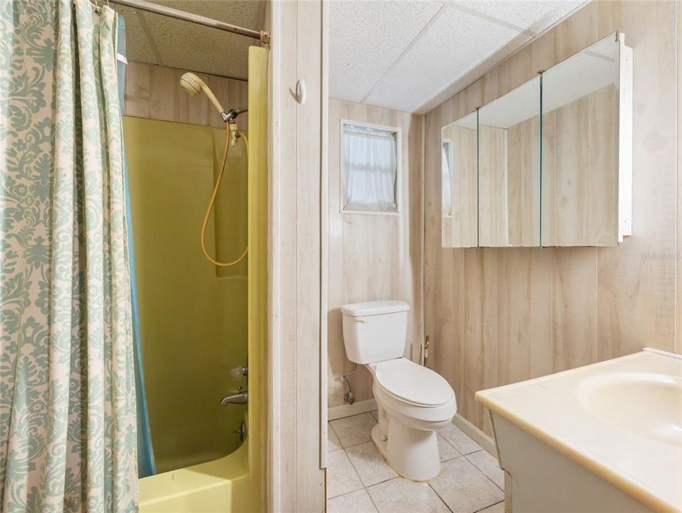 For Sale: $195,000 (2 beds, 2 baths, 1321 Square Feet)