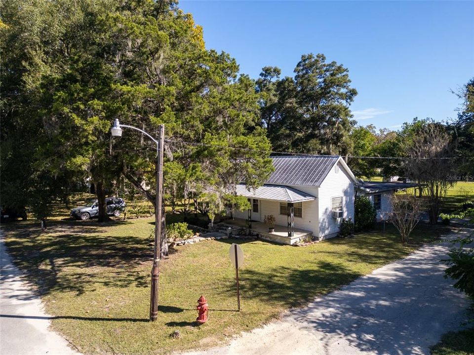 For Sale: $195,000 (2 beds, 2 baths, 1321 Square Feet)