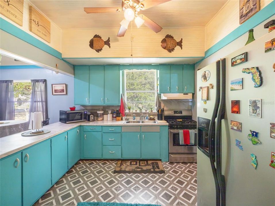 For Sale: $195,000 (2 beds, 2 baths, 1321 Square Feet)