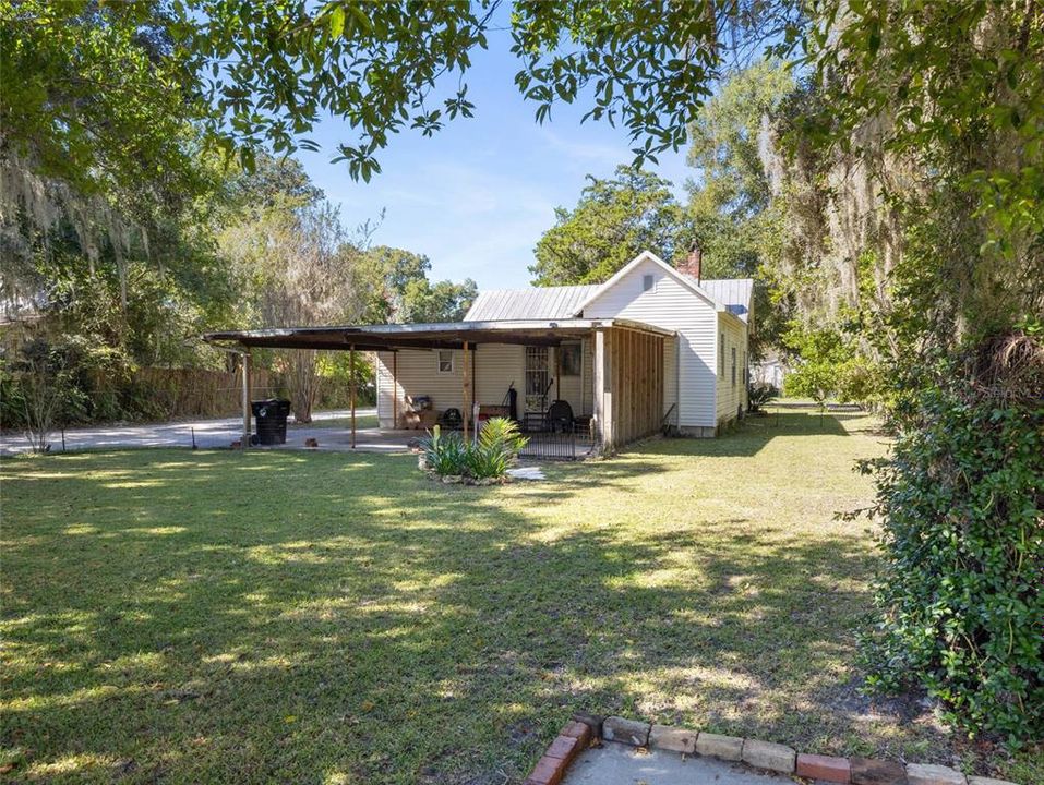 For Sale: $195,000 (2 beds, 2 baths, 1321 Square Feet)