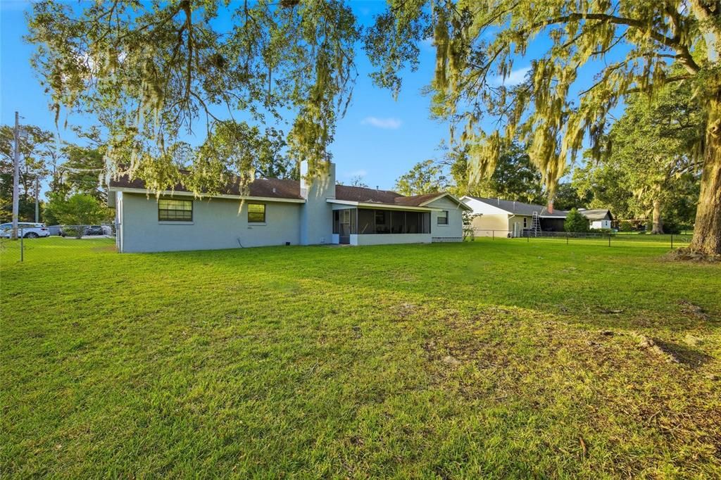 На продажу: $305,000 (3 спален, 2 ванн, 1944 Квадратных фут)