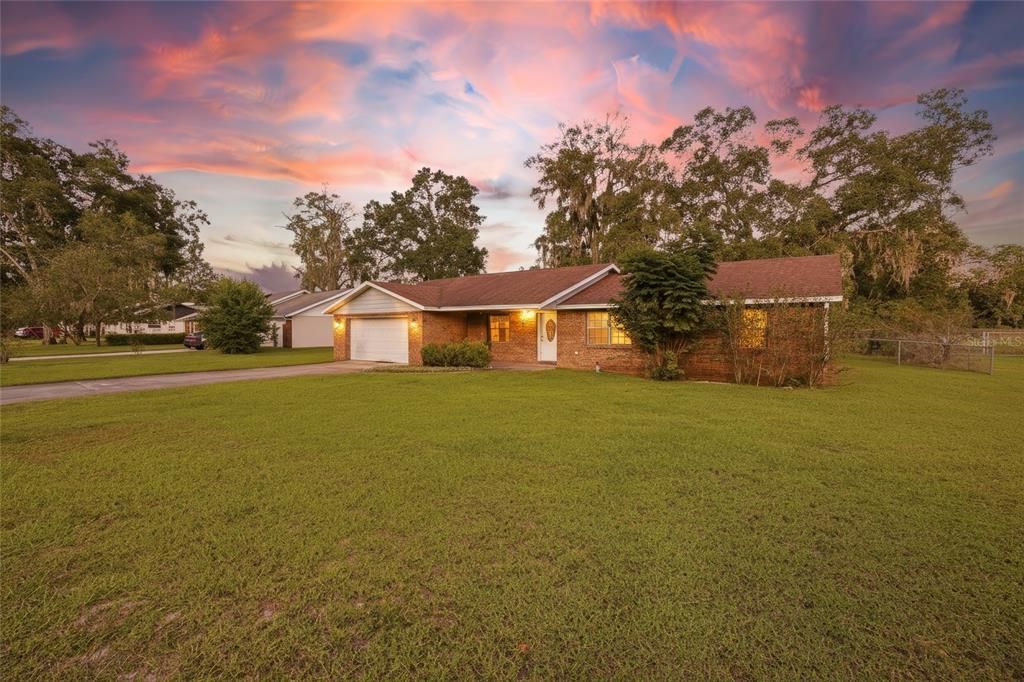 На продажу: $305,000 (3 спален, 2 ванн, 1944 Квадратных фут)