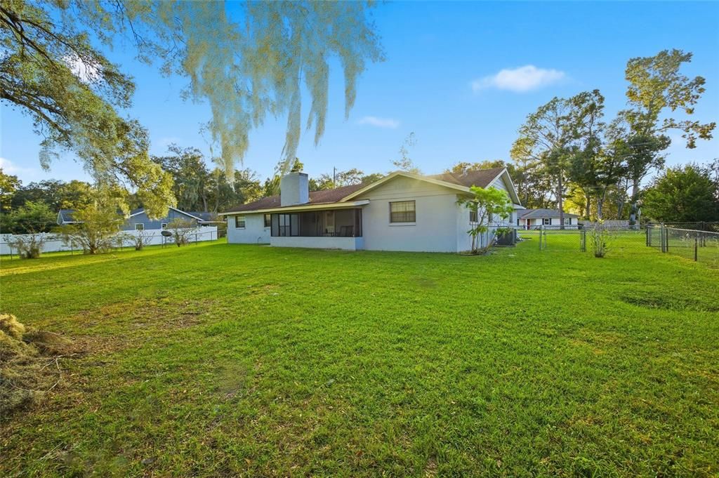 На продажу: $305,000 (3 спален, 2 ванн, 1944 Квадратных фут)