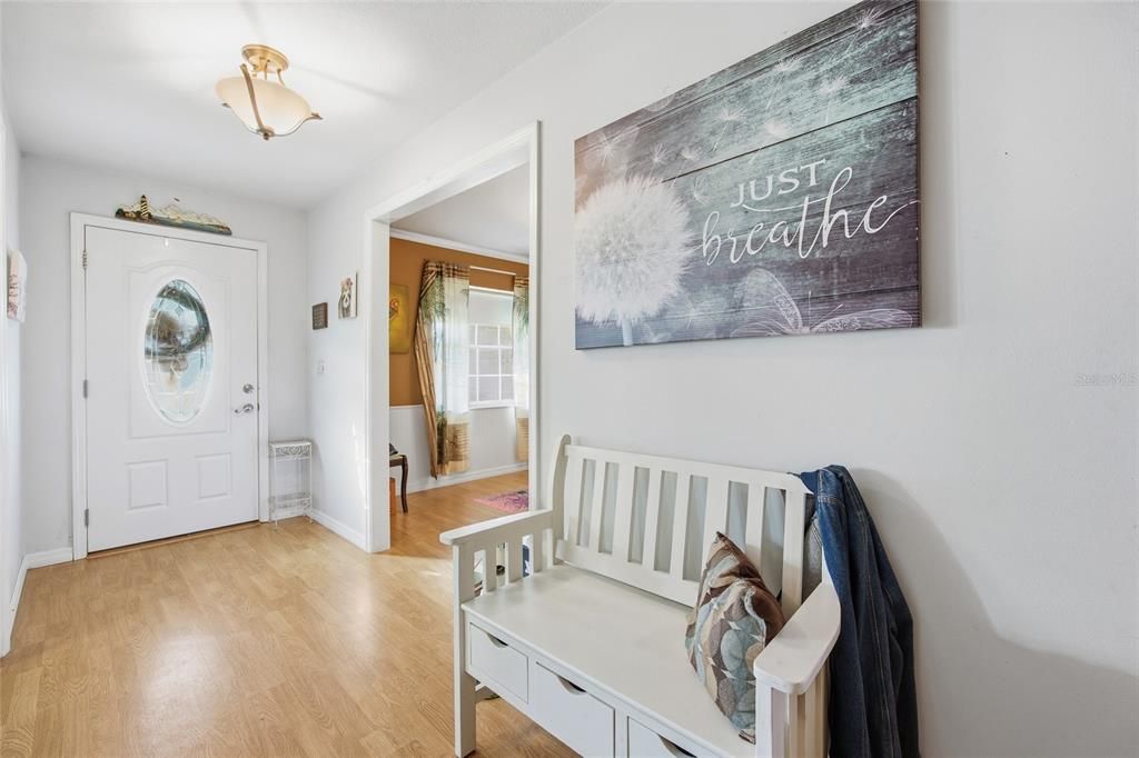 На продажу: $305,000 (3 спален, 2 ванн, 1944 Квадратных фут)