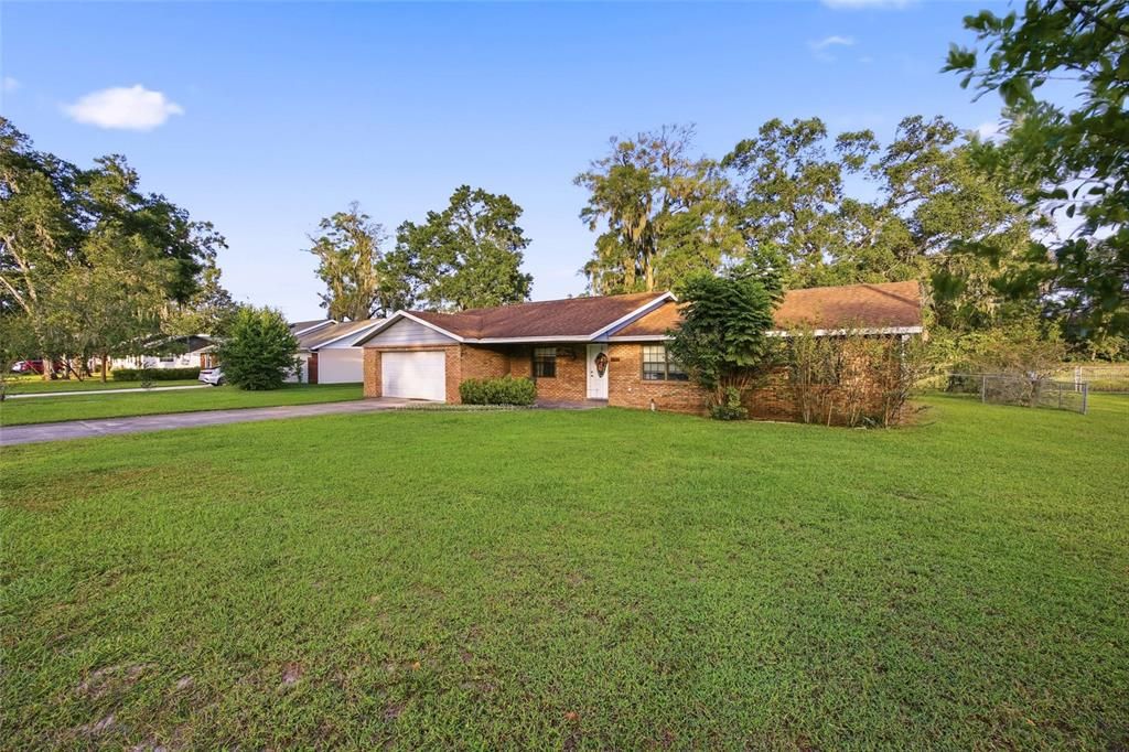 На продажу: $305,000 (3 спален, 2 ванн, 1944 Квадратных фут)