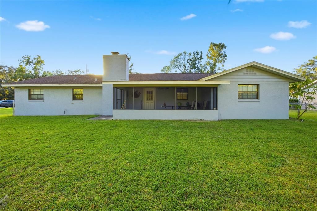 На продажу: $305,000 (3 спален, 2 ванн, 1944 Квадратных фут)