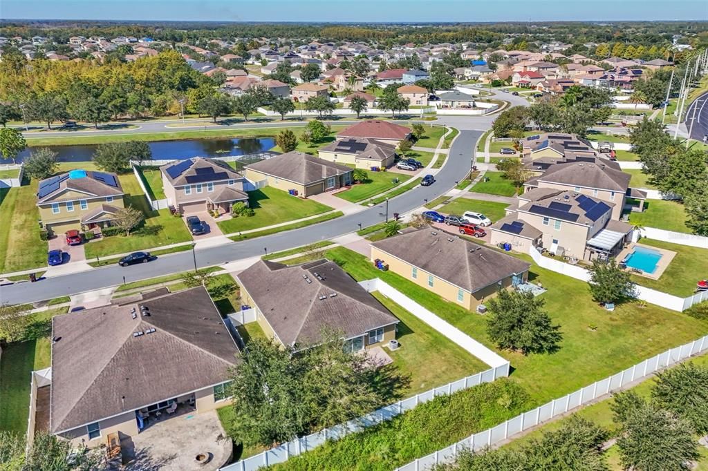 Под контрактом: $380,000 (4 спален, 2 ванн, 1820 Квадратных фут)